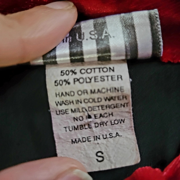 Pinup Couture Black with Burgundy Velvet Trim Wiggle Dress - Picture 3 of 7